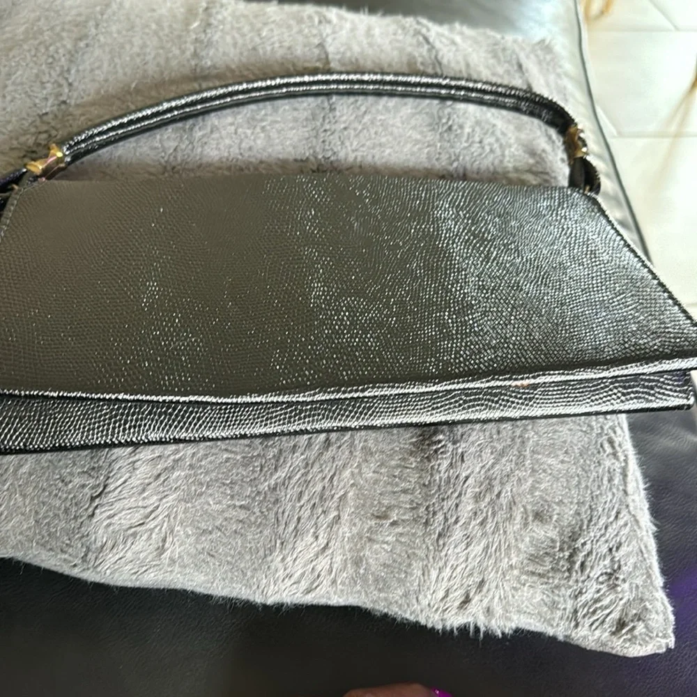 Vintage Black Purse in very good condition. Think Audrey Hepburn style. - Picture 3 of 5